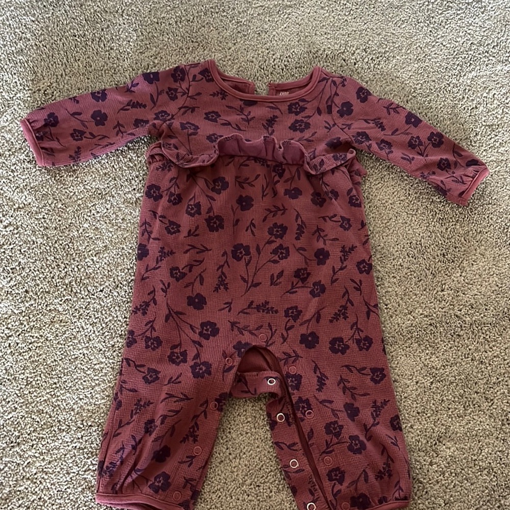 Long sleeve Romper 9 months ( just one you) by Carter’s
